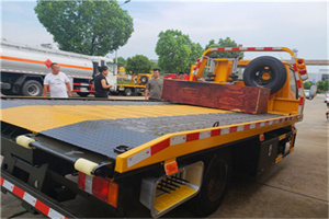 康县附近拖车电话号码服务